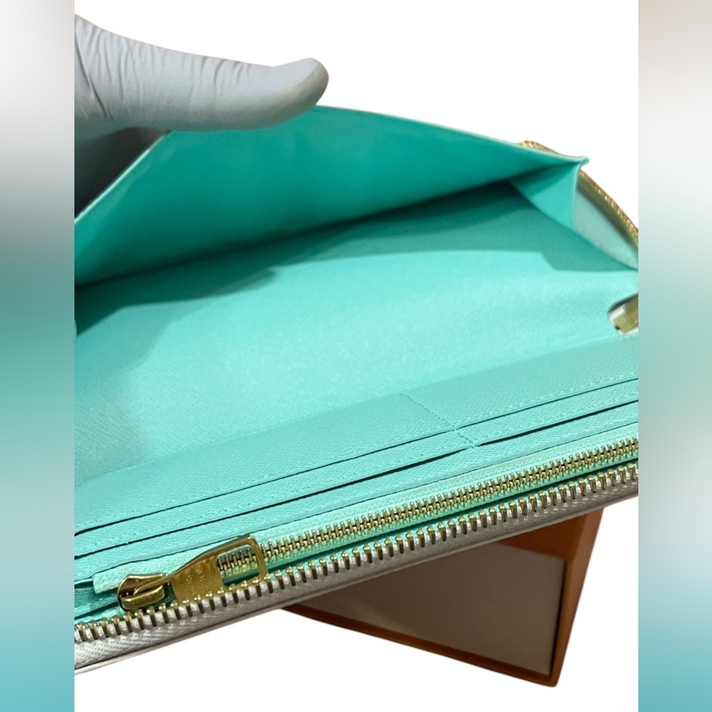 Authentic LOUIS VUITTON - Damier - Giant Long Zippy Organizer <microchipped> - Picture 3 of 5